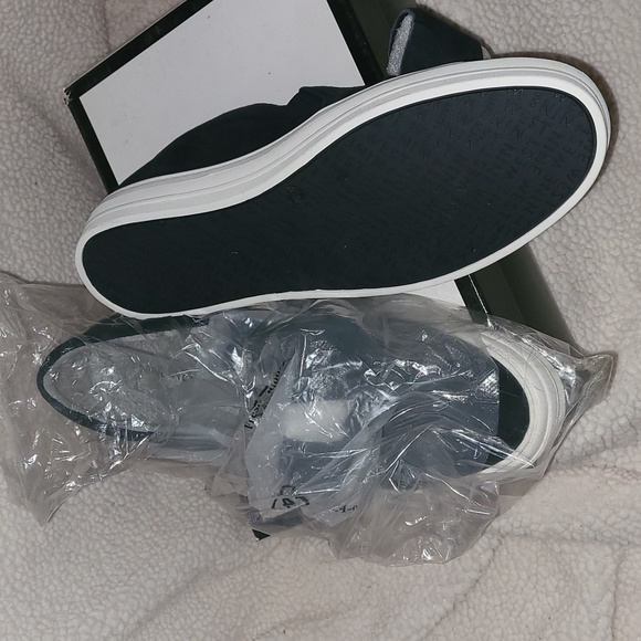 Nine West 9.5 suede navy sneaker skater with bow NWB and box women's shoes - Picture 3 of 5